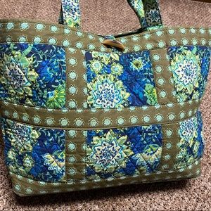 Quilted large tote blue green paisley pockets inside handles inside zip …